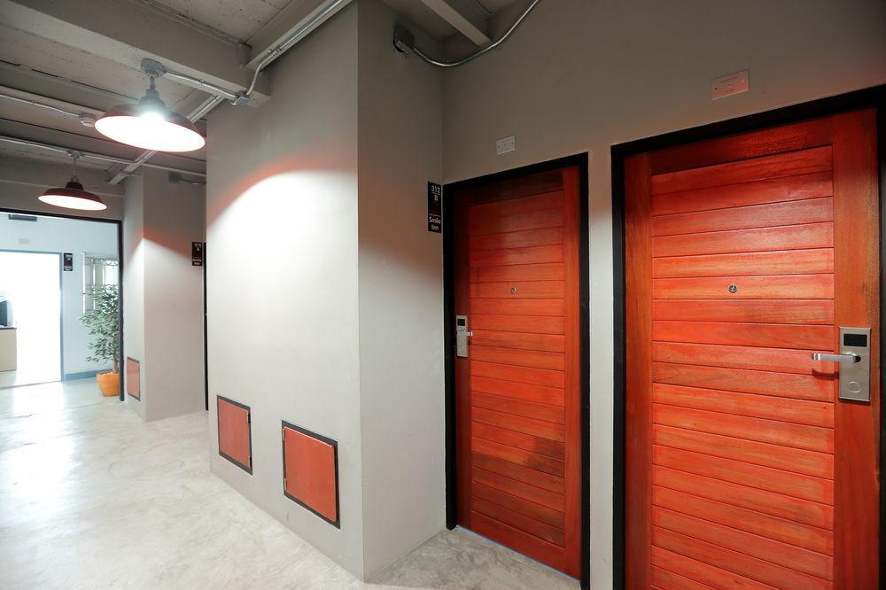 Smile Inn Бангкок Экстерьер фото